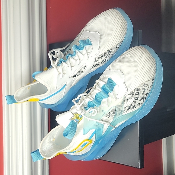 CLOVER 👟 - Picture 3 of 6